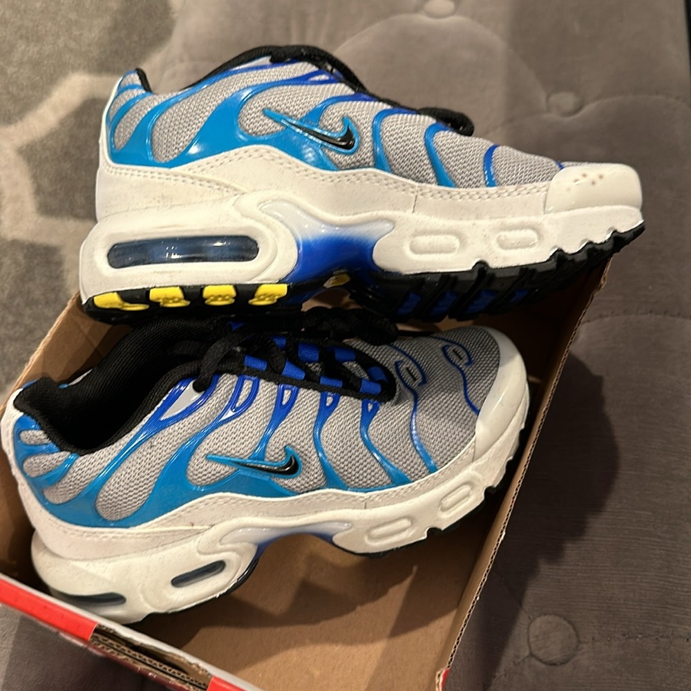 Brand new Nike Air Max Plus(PS) boys size 12 sneakers